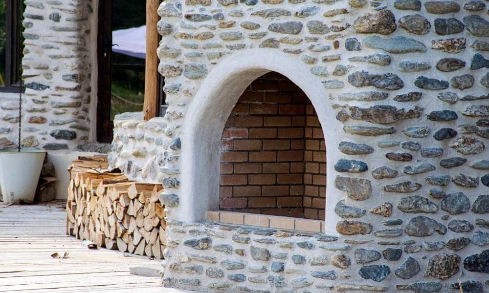 Build An Outdoor Fireplace