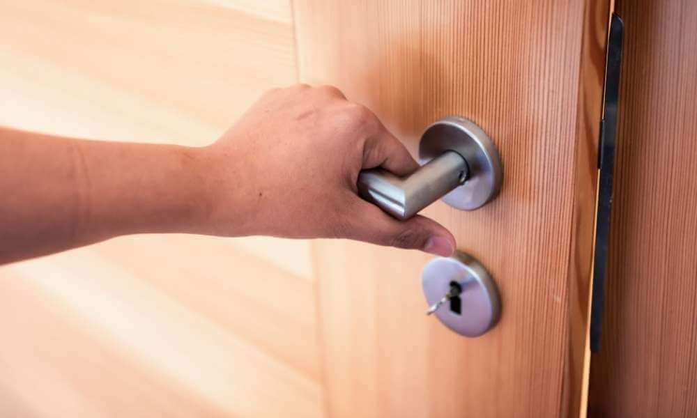 How To Open A Locked Bedroom Door Without A Key